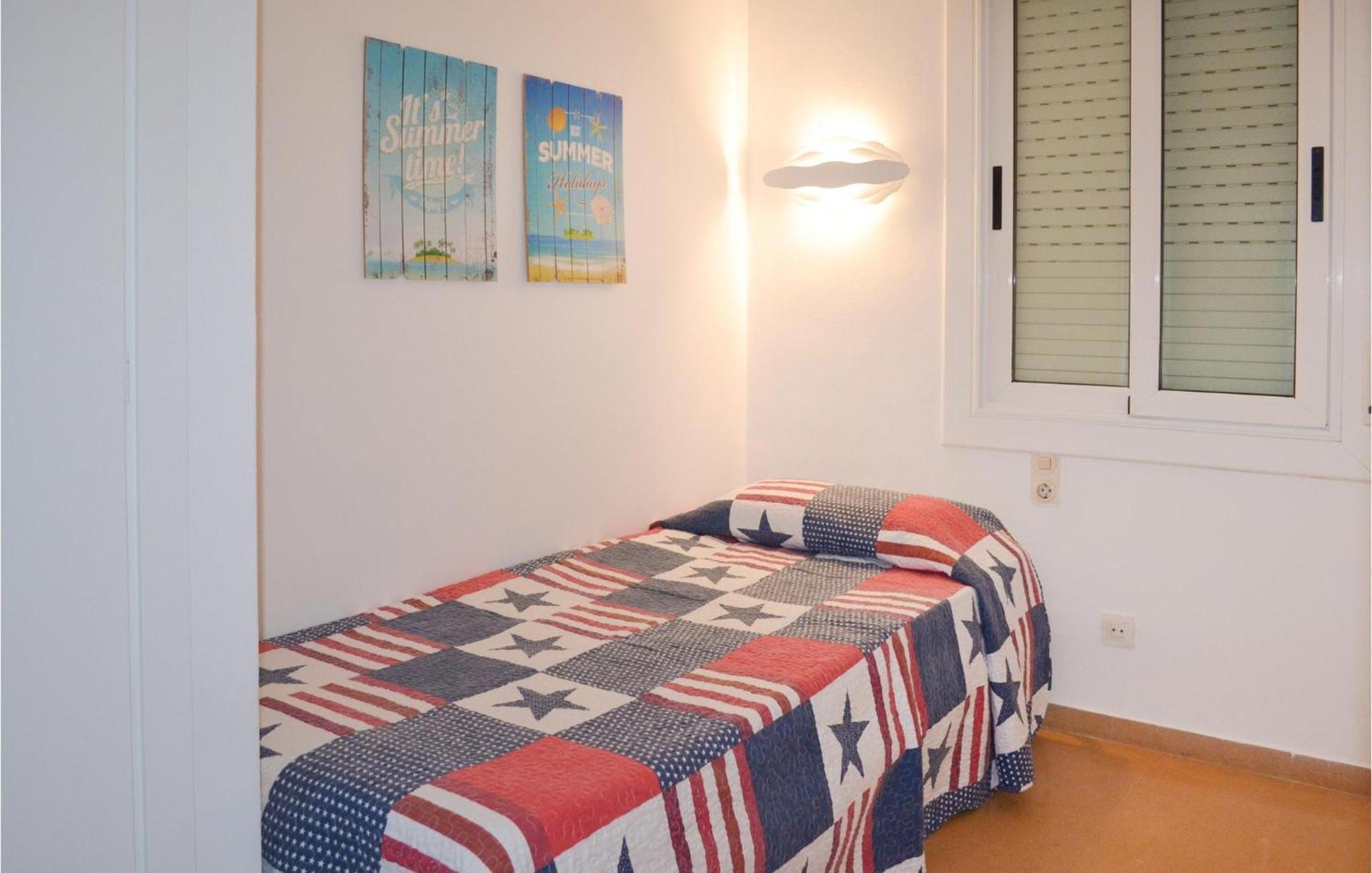 3 Bedroom Beautiful Apartment In Lloret De Mar Kültér fotó