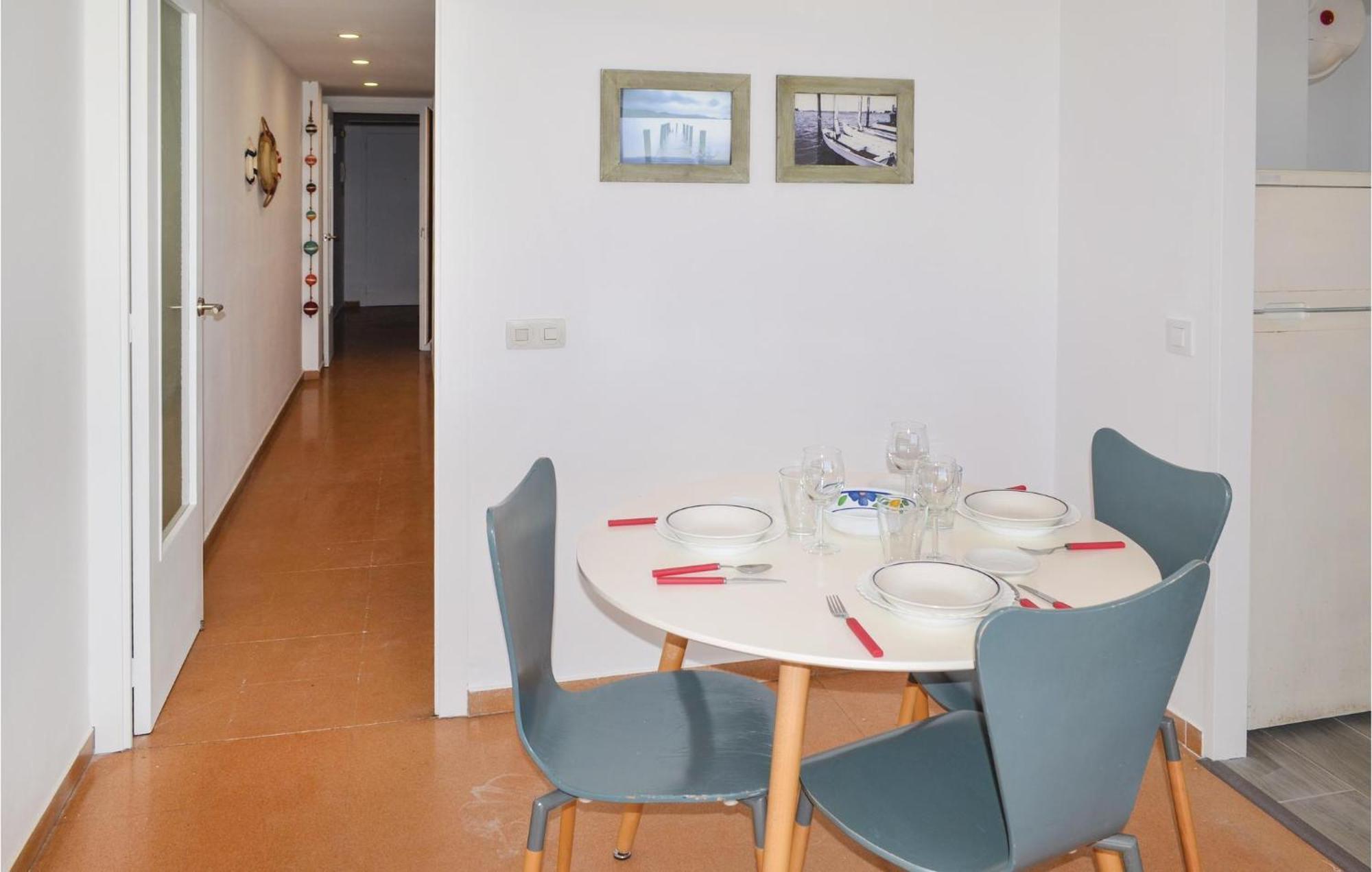 3 Bedroom Beautiful Apartment In Lloret De Mar Kültér fotó