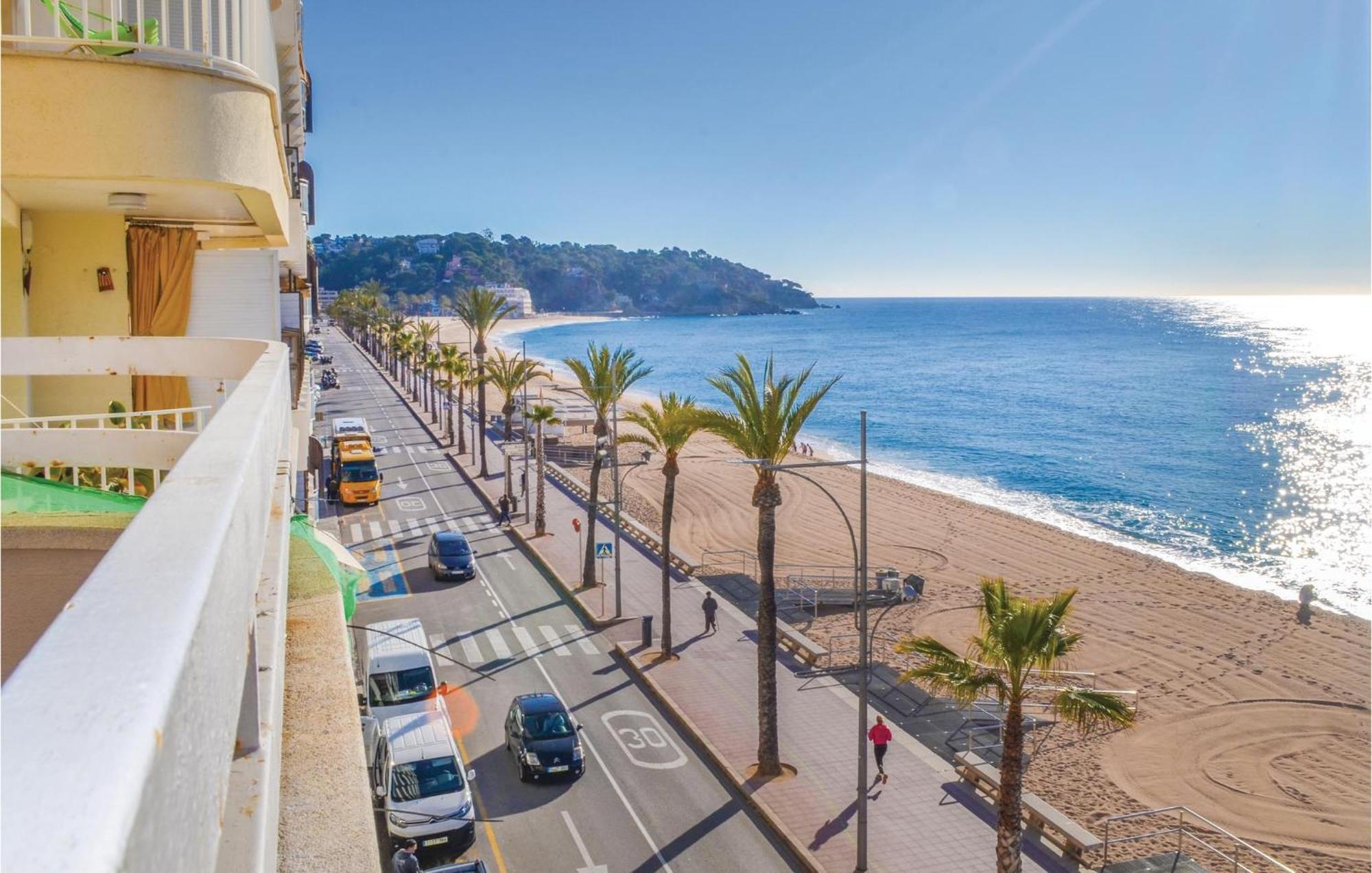3 Bedroom Beautiful Apartment In Lloret De Mar Kültér fotó