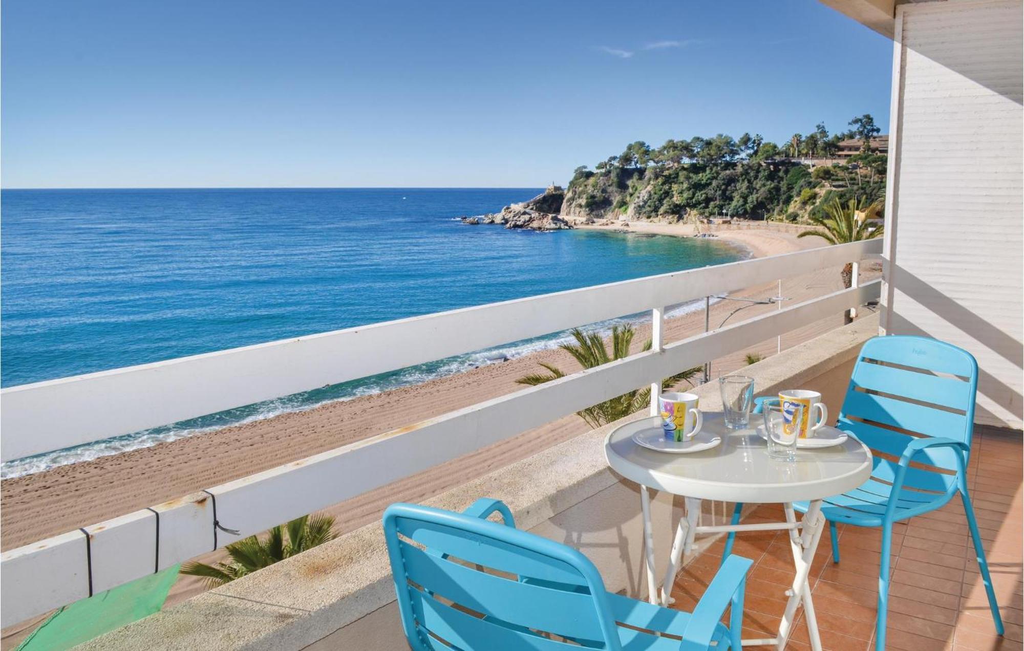 3 Bedroom Beautiful Apartment In Lloret De Mar Kültér fotó