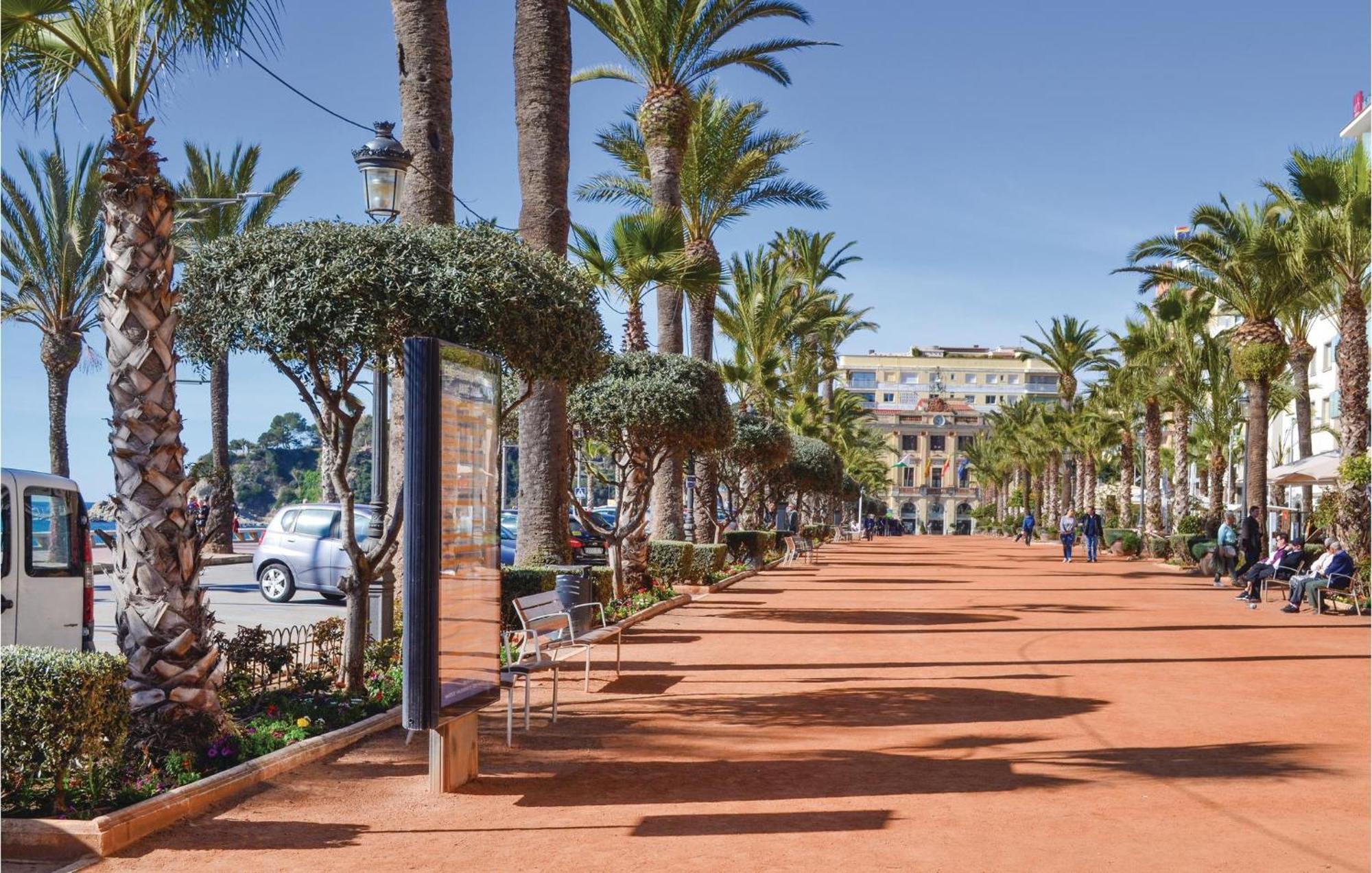 3 Bedroom Beautiful Apartment In Lloret De Mar Kültér fotó