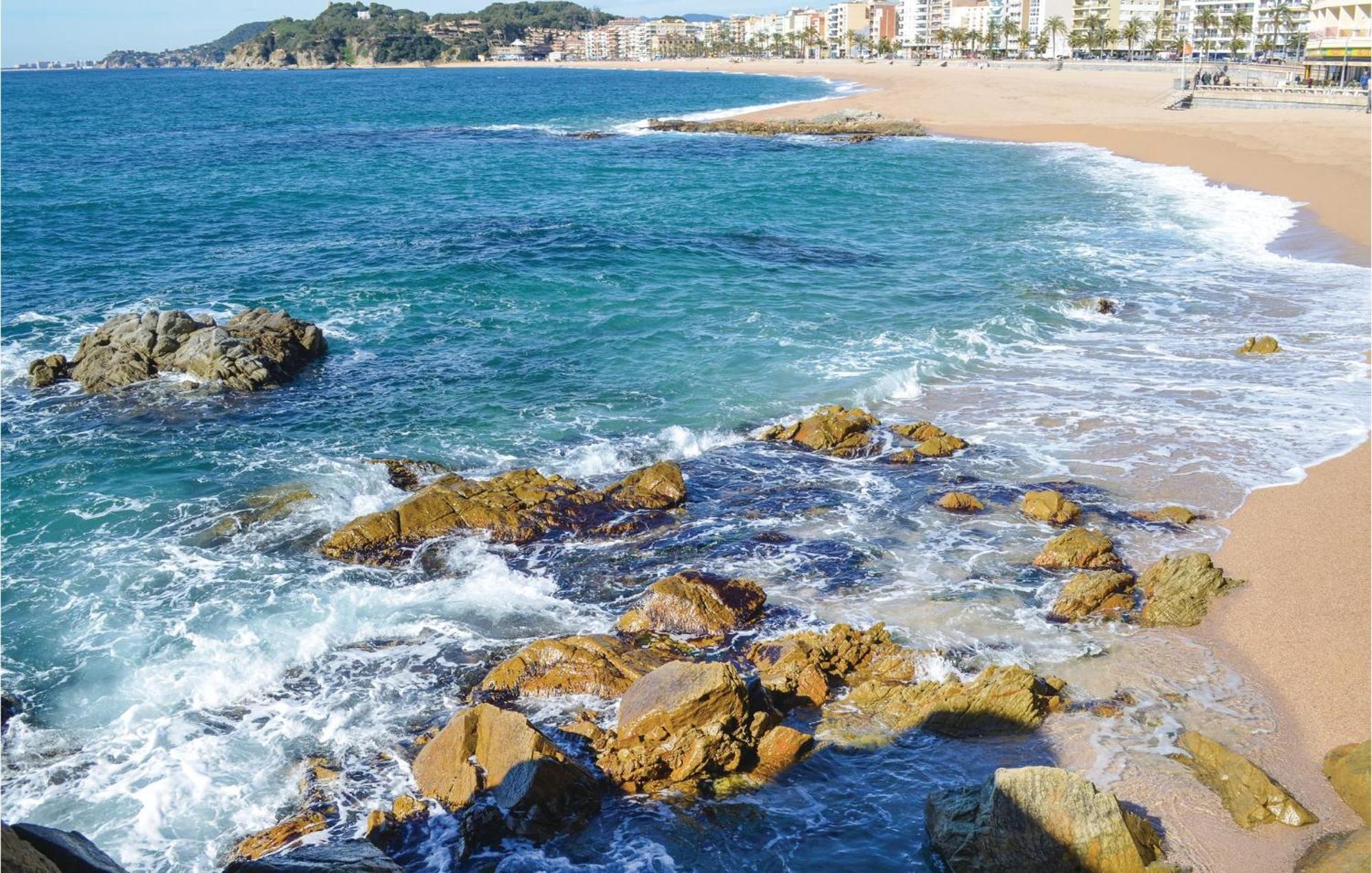 3 Bedroom Beautiful Apartment In Lloret De Mar Kültér fotó